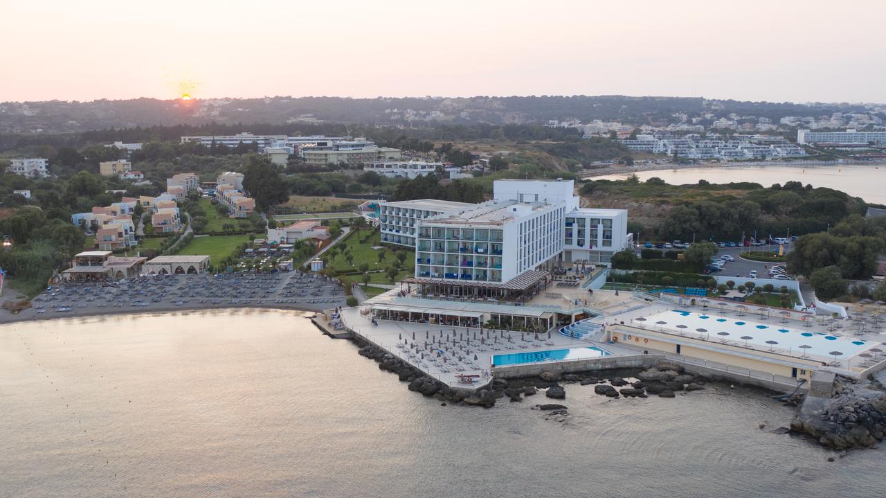 EDEN ROC RESORT HOTEL