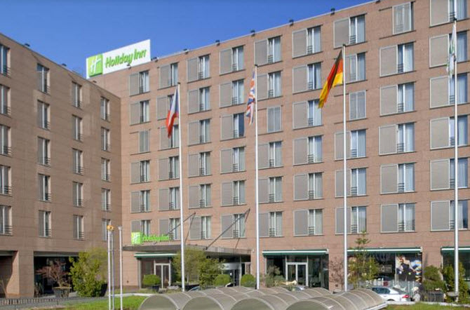 HOLIDAY INN