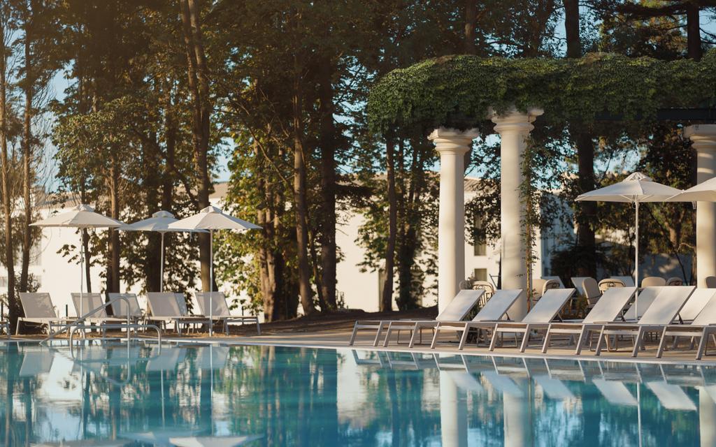 ASTOR GARDEN HOTEL