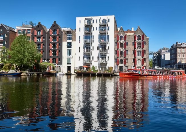HOLIDAY INN EXPRESS AMSTERDAM CITY HALL